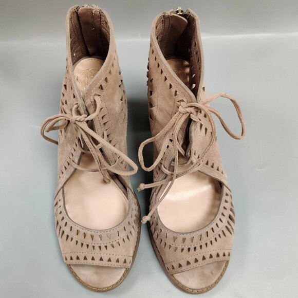 $130 VINCE CAMUTO Tarita Cutout Back Zip Booties Sandals Boho Western Taupe 8.5 - Picture 6 of 11